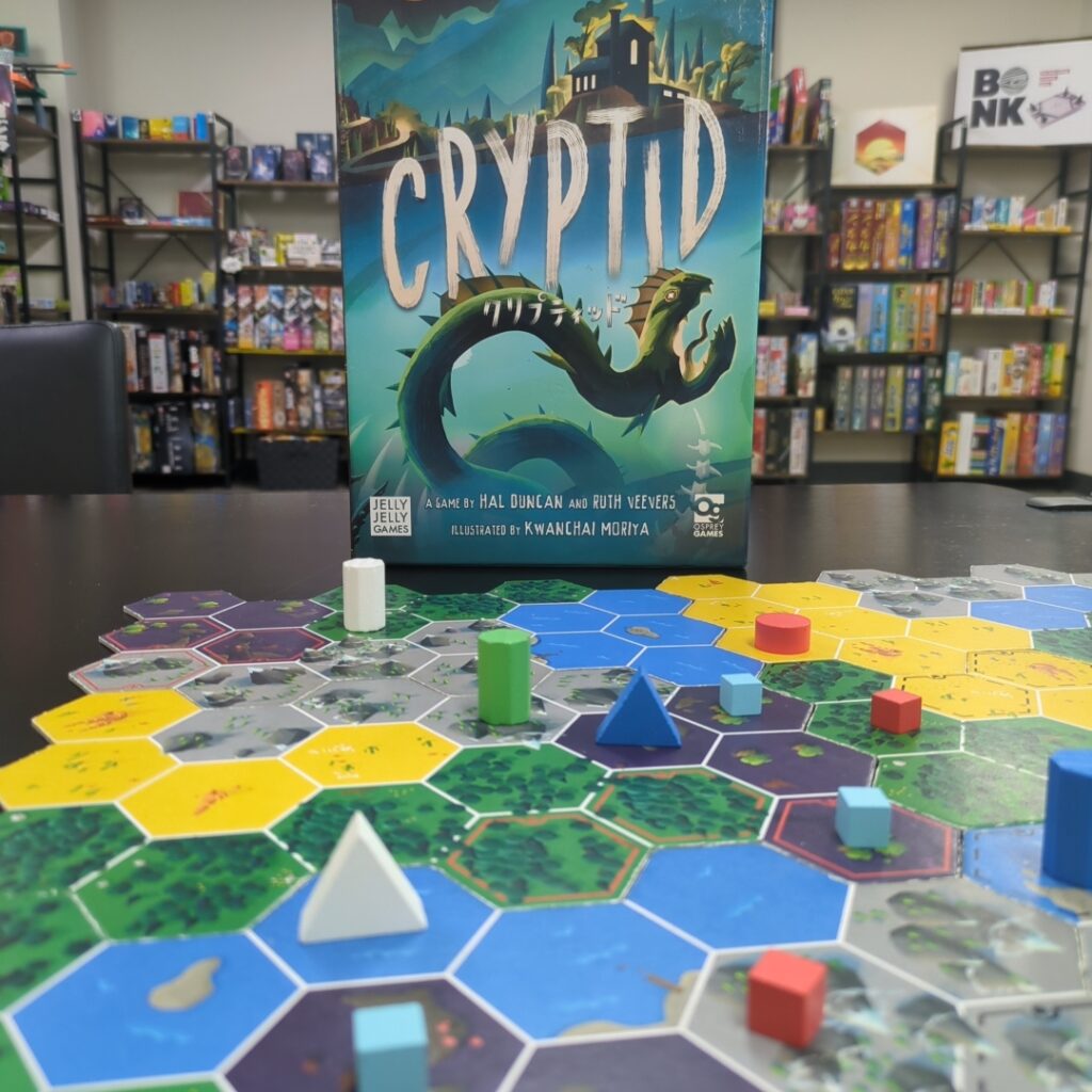 クリプティッドのゲームボードと地形タイルの配置