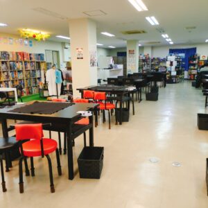 名古屋・大須の広々としたボードゲームカフェ店内全体